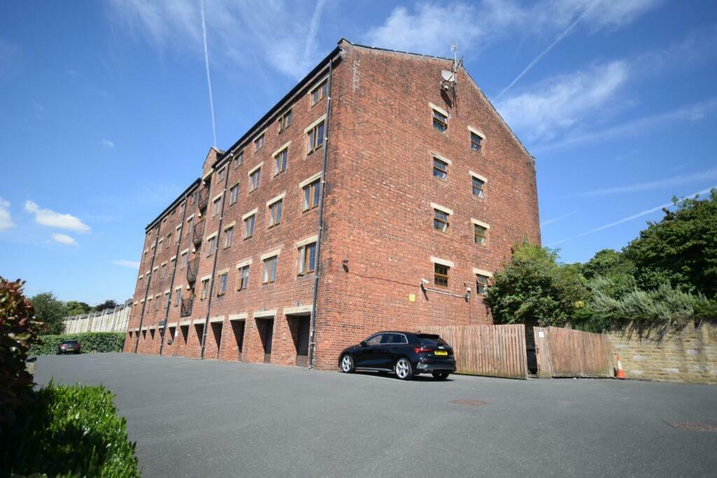Canal Road, Riddlesden, Keighley