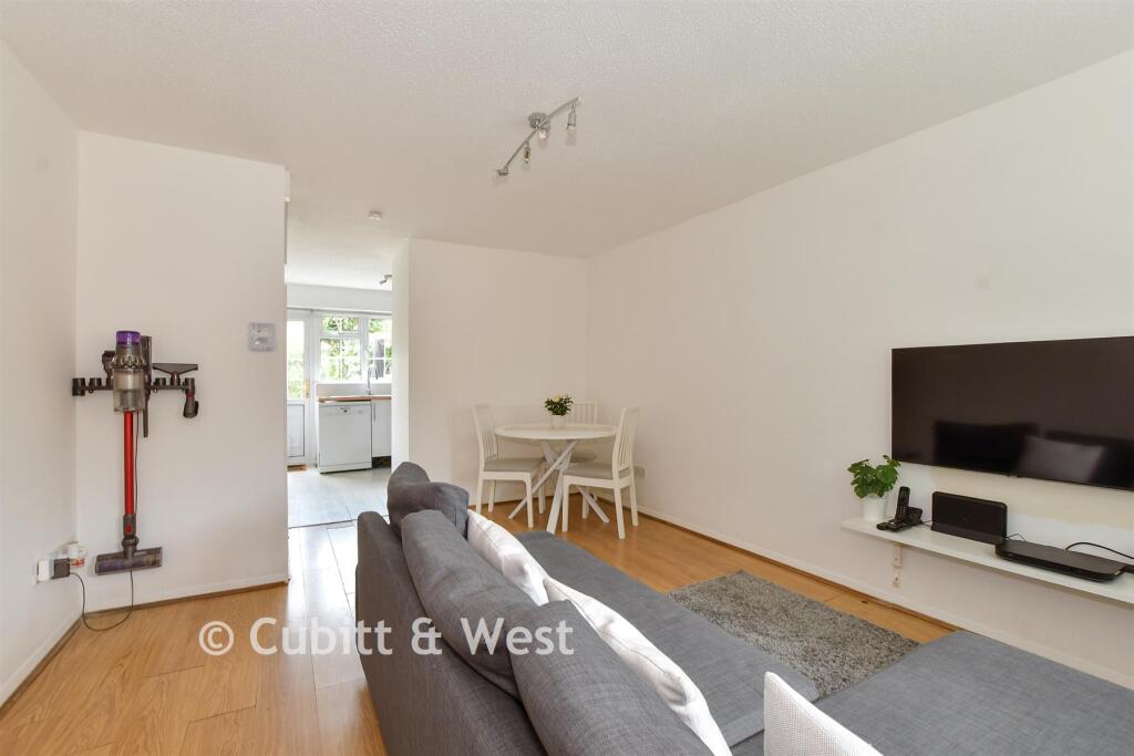 House in Crawley, Worth - View 5