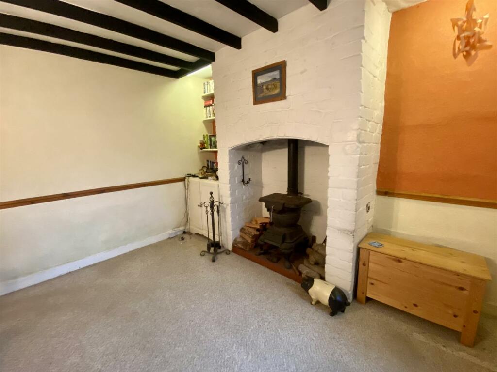 3 Gorddinog Terrace, Llangoed photo 3