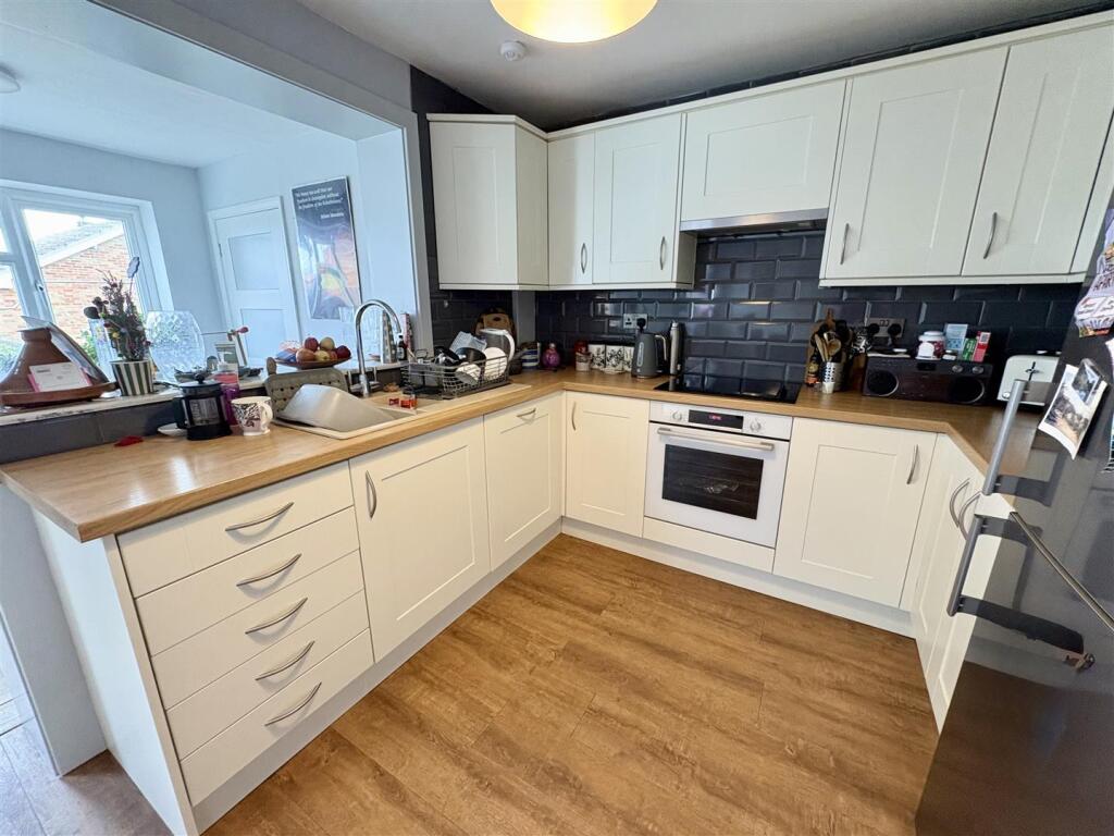 House in Eastbourne, East Sussex - View 4