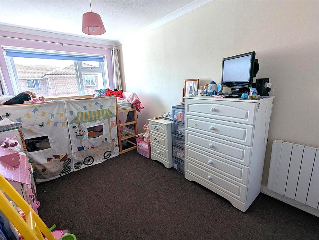 East Yar Road, Sandown - View 6