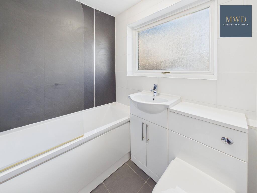 Apartment in East Kilbride, Calderwood Gardens, Calderwood - View 3