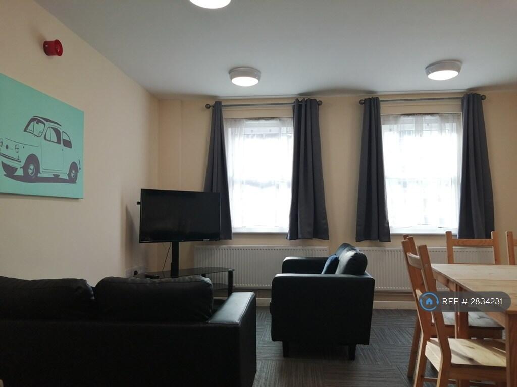 1 bedroom house share for rent
