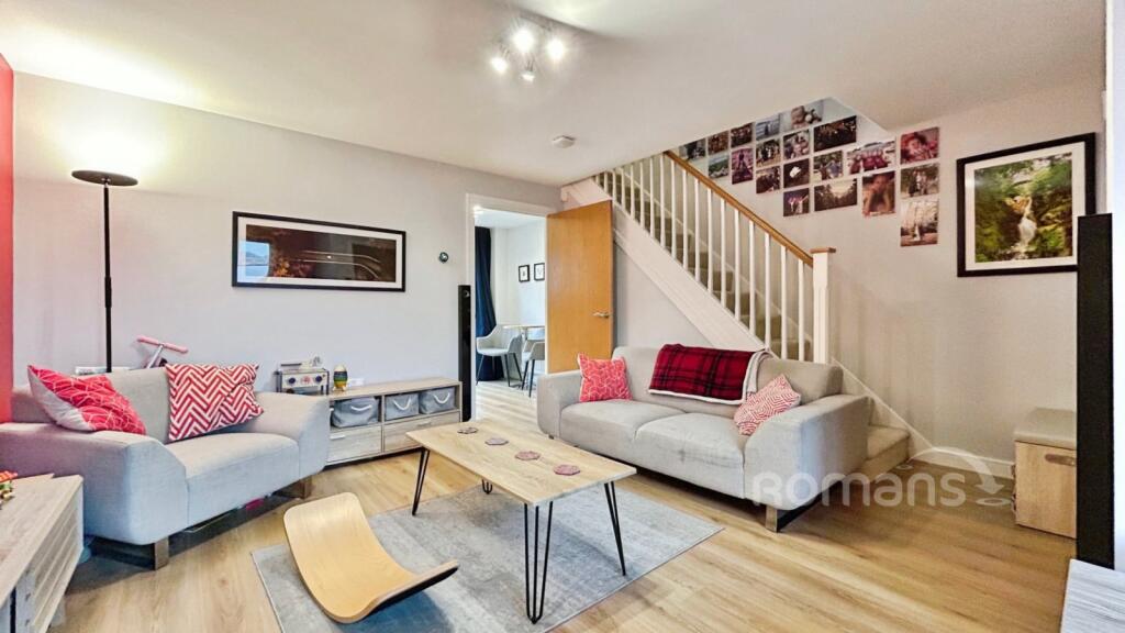 House in Basingstoke and Deane, Hampshire - View 2