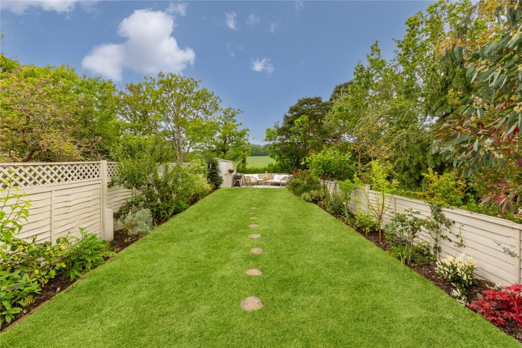 Mount Pleasant, Aspley Guise, Bedfordshire, MK17 photo 4