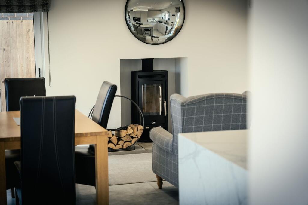 House in Worcester - View 5