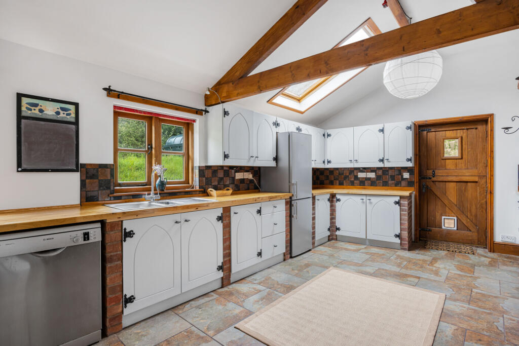 House in Ewyas Harold, Herefordshire - View 4
