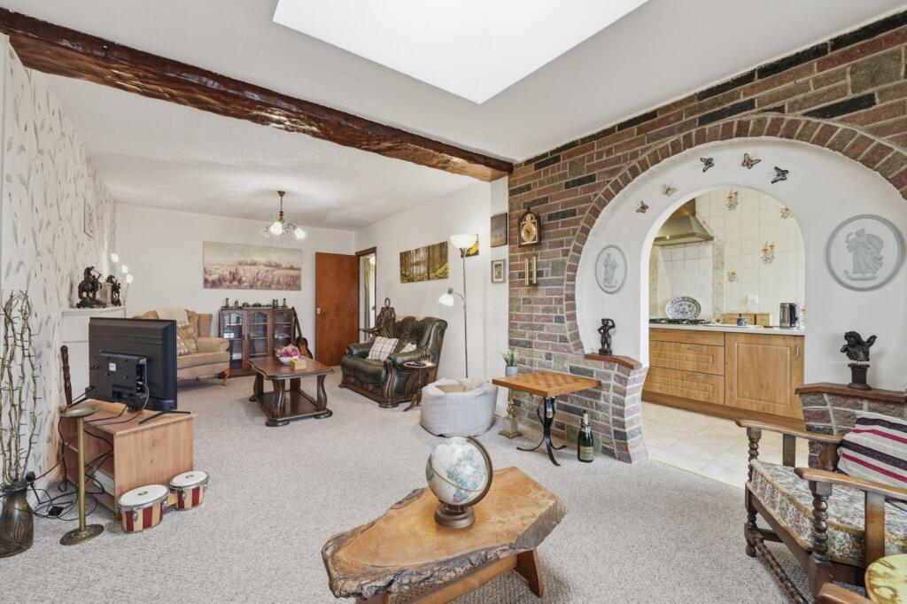 House in Rushcliffe, Compton Acres - View 4