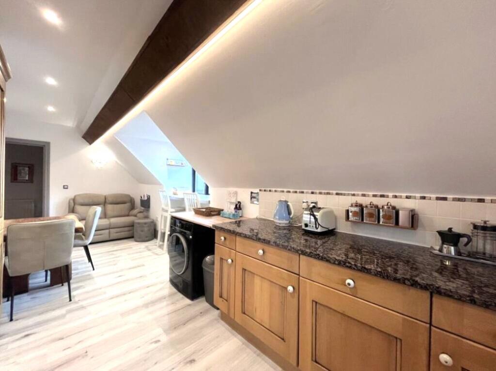 Apartment in East Grinstead, Saint Hill Green - View 2