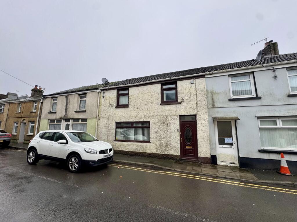 Main image of property: Garn Cross, Nantyglo, Ebbw Vale, Blaenau Gwent, NP23 4LJ