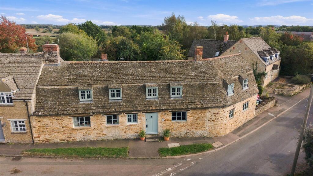 Nassington Road, Woodnewton