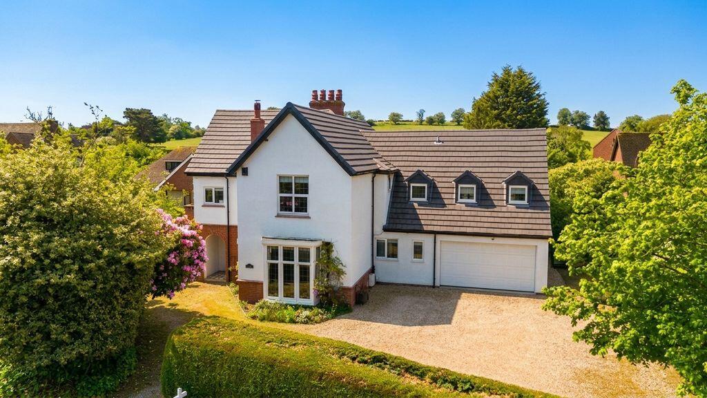Main image of property: London Road, Lichfield, WS14 9EJ