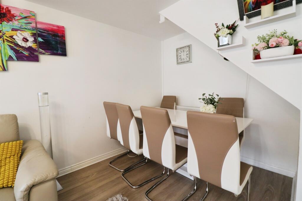 House in Cardiff, St Mellons, Trowbridge - View 5