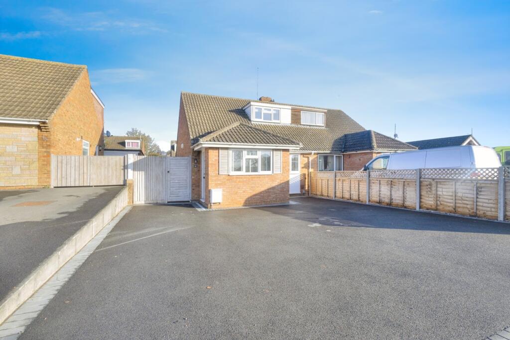 Main image of property: Haycroft Walk, Northampton, Northamptonshire, NN2