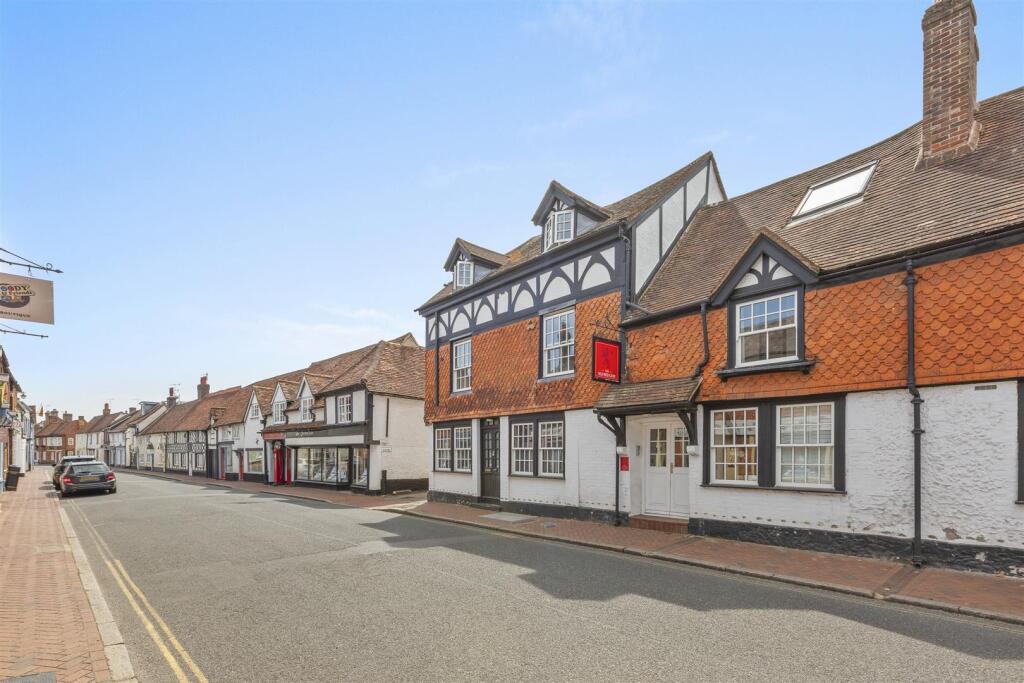 Main image of property: HIGH STREET, GREAT MISSENDEN (CLOSE TO TRAIN STATION)
