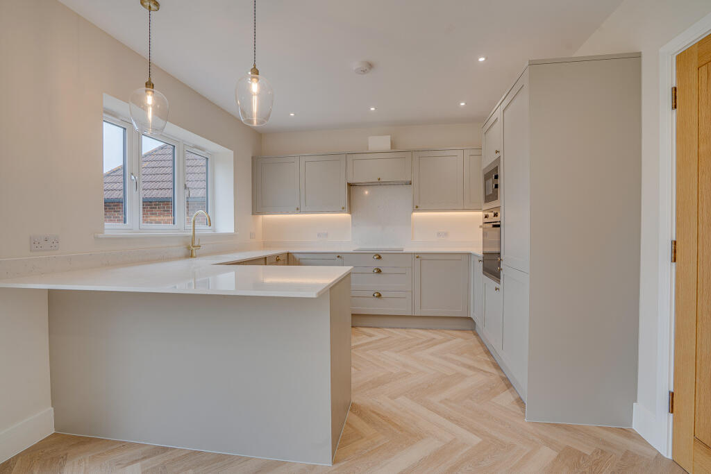 House in Southampton - View 4