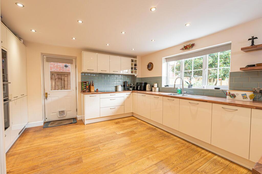 House in Newport - More