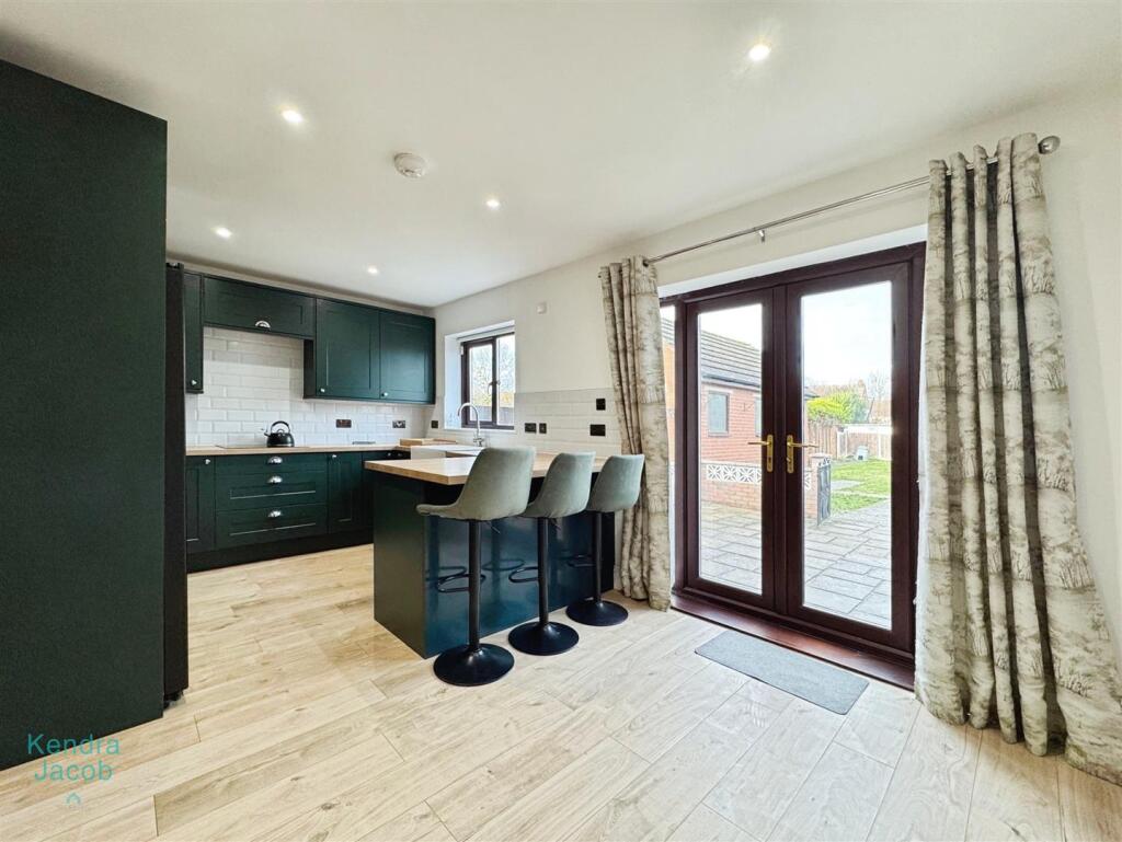 Long Lane, Carlton-In-Lindrick, Worksop photo 4
