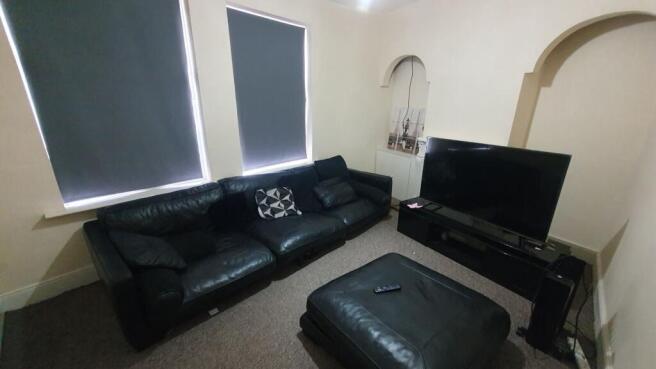 FLAT 373 STOCKFIELD ROAD