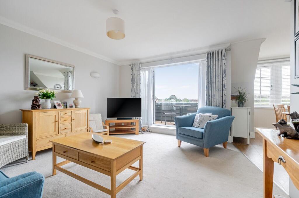Apartment in Highcliffe-on-Sea, Highcliffe and Walkford - View 2