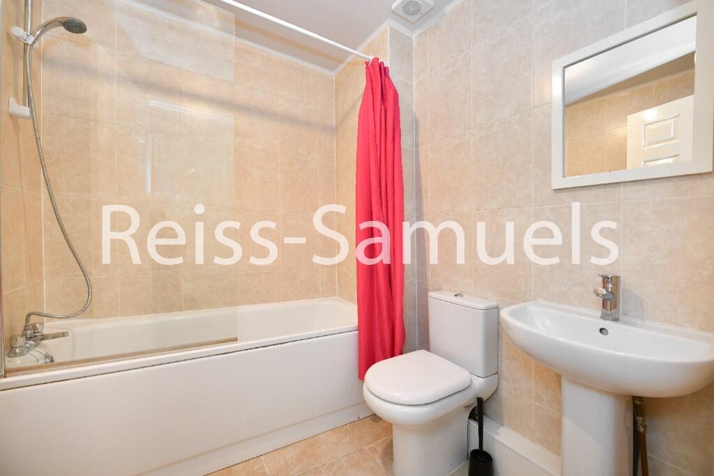 5 bedroom terraced house for rent