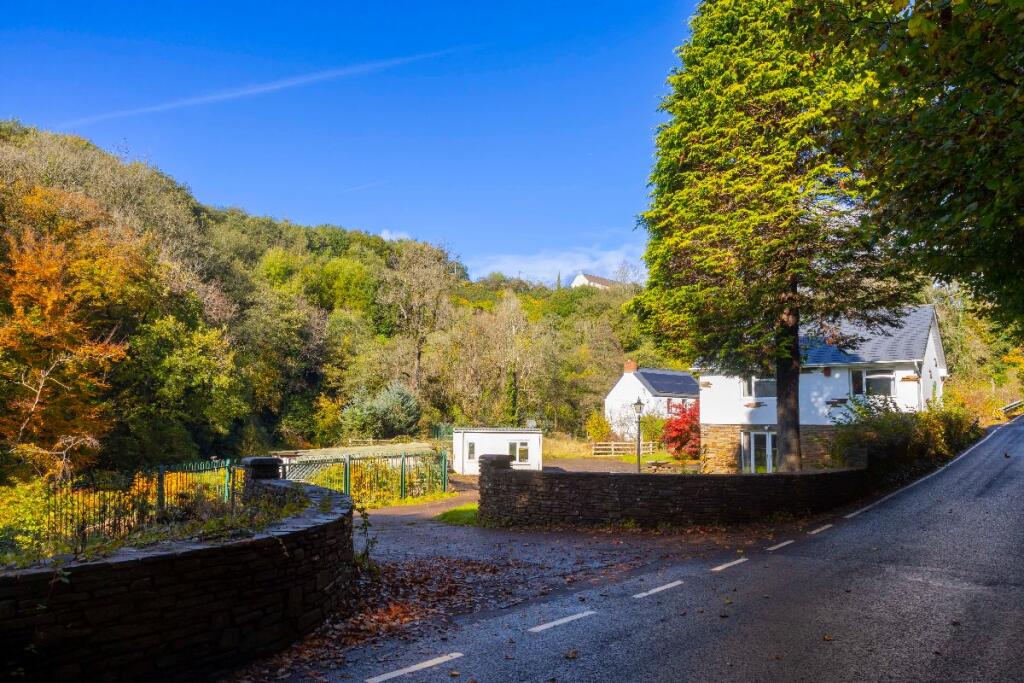 Melin Caiach House, Melin Caiach, Treharris photo 4