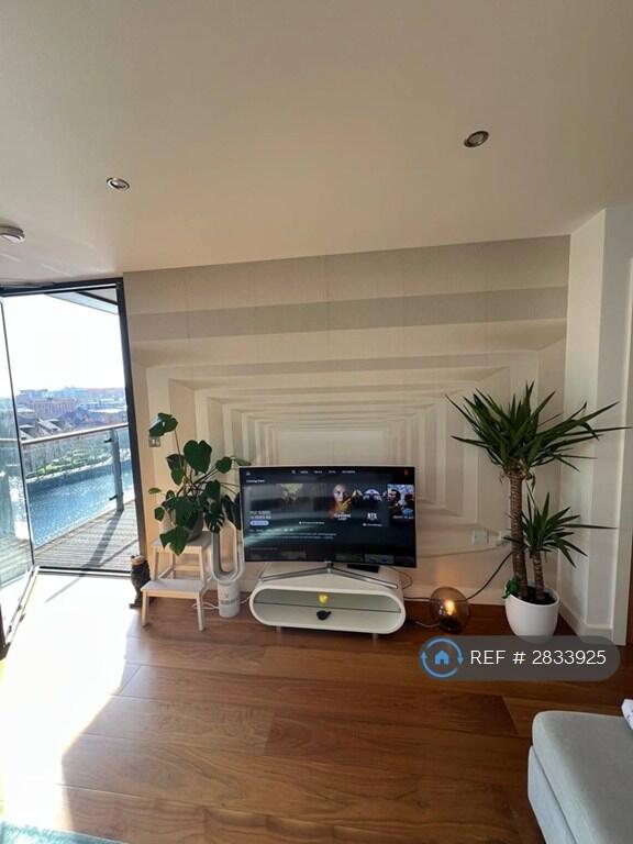 Main image of property: The Quays, Salford, M50