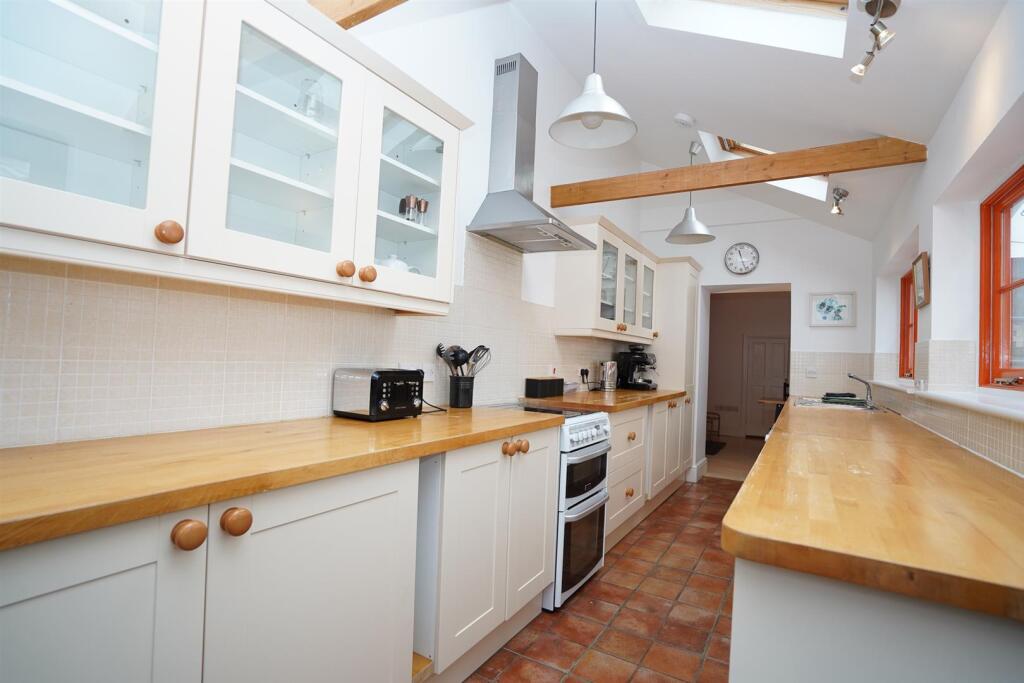 House in Exeter - View 3
