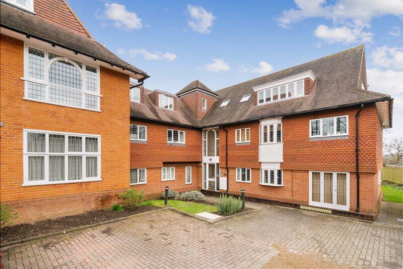 Main image of property: London Road, Merstham, RH1 3AU