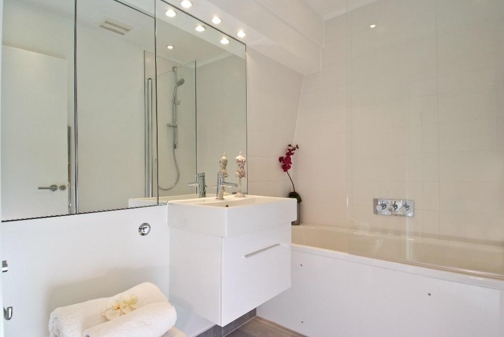 2 bedroom mews property for rent