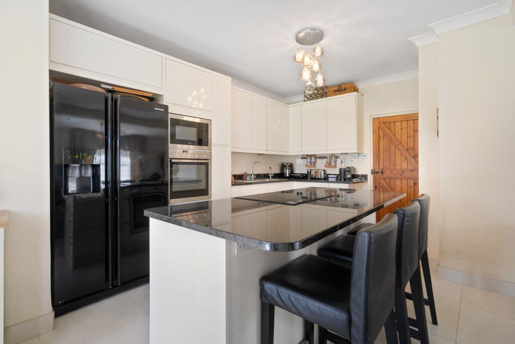Trumpsgreen Road, Virginia Water - View 4