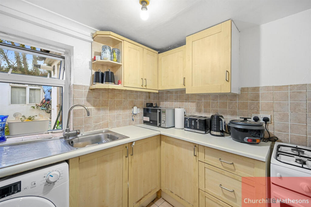 Bridge Road, London, NW10 9 photo 3