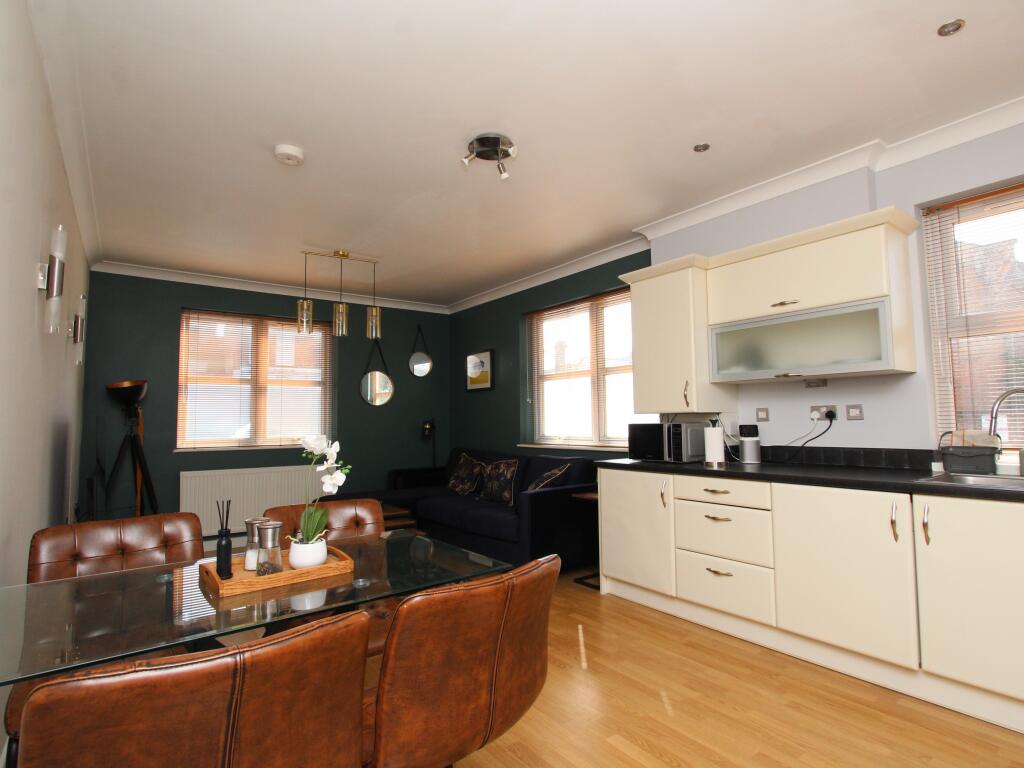 Apartment in Reading, Katesgrove, Coley - View 5
