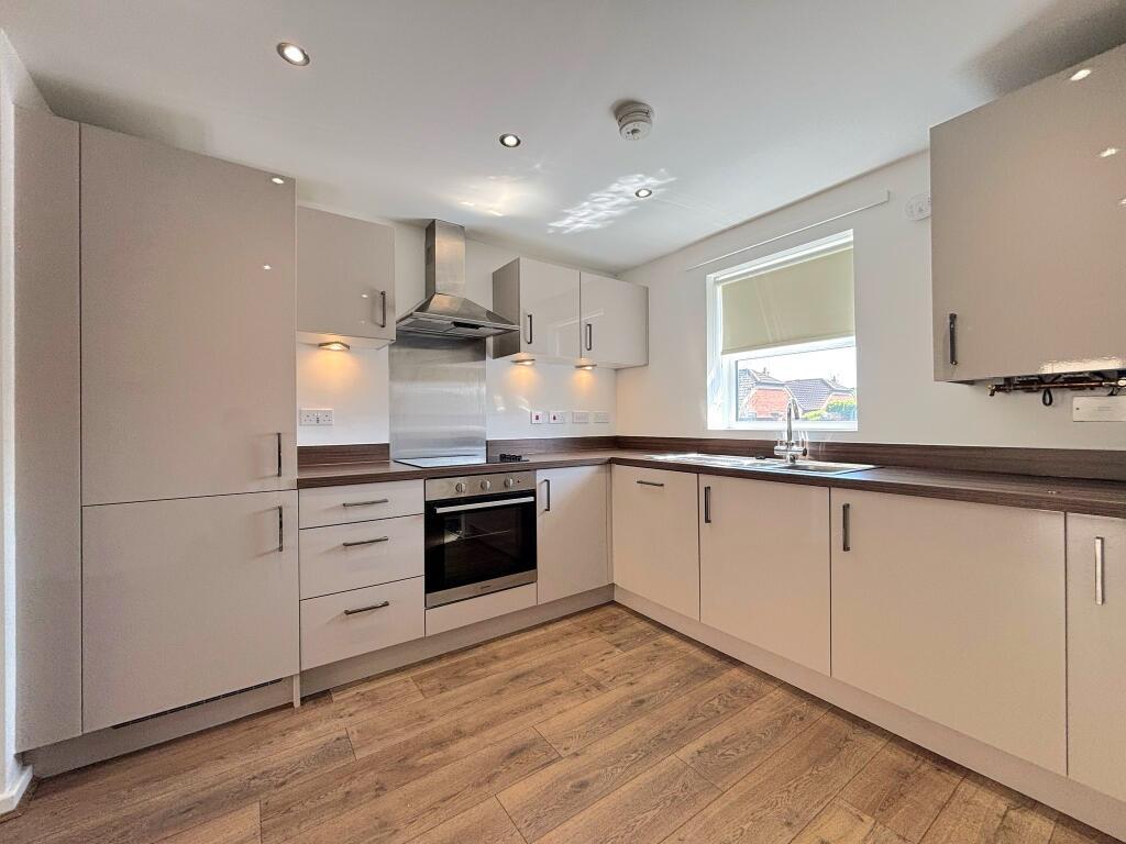 House in Hull - View 4