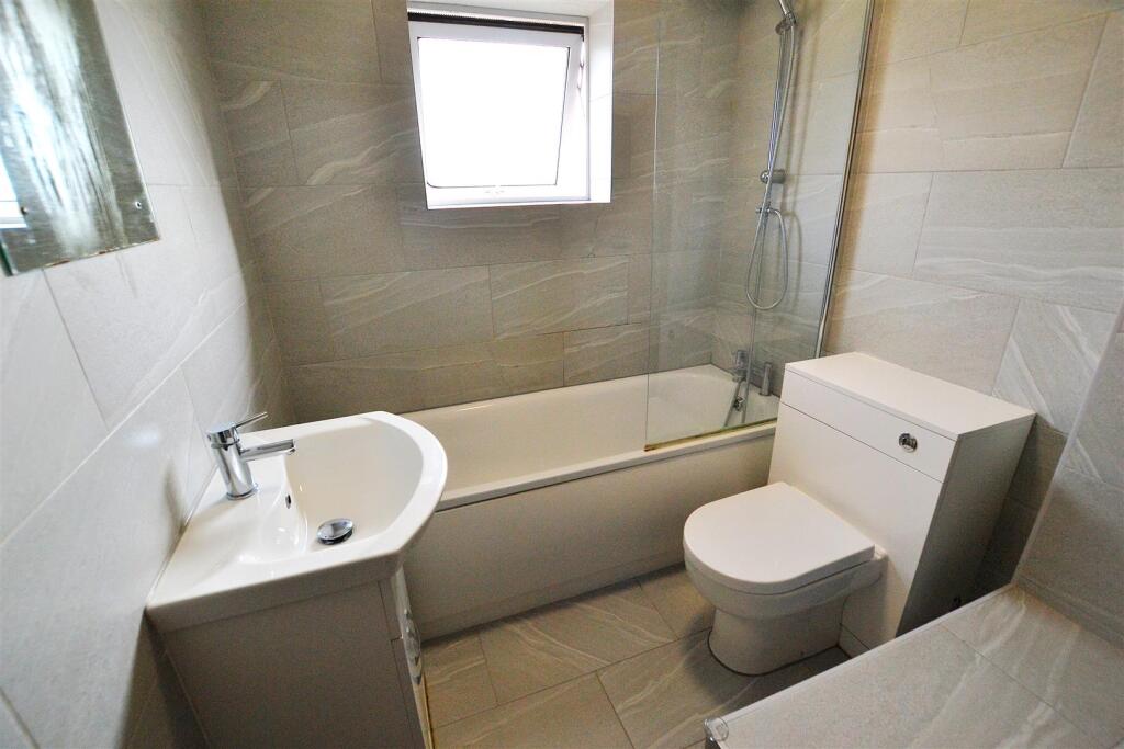 Hillfield, Birchwood, Hatfield - View 4