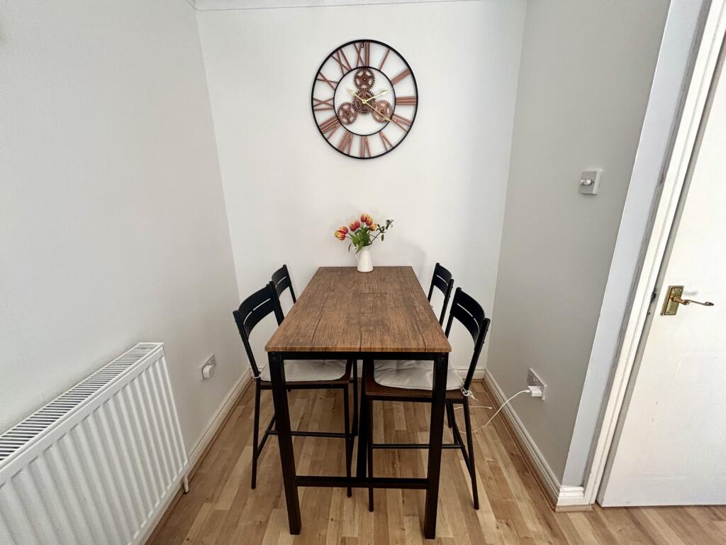 King Arthur Drive, Yeovil, BA21 photo 3