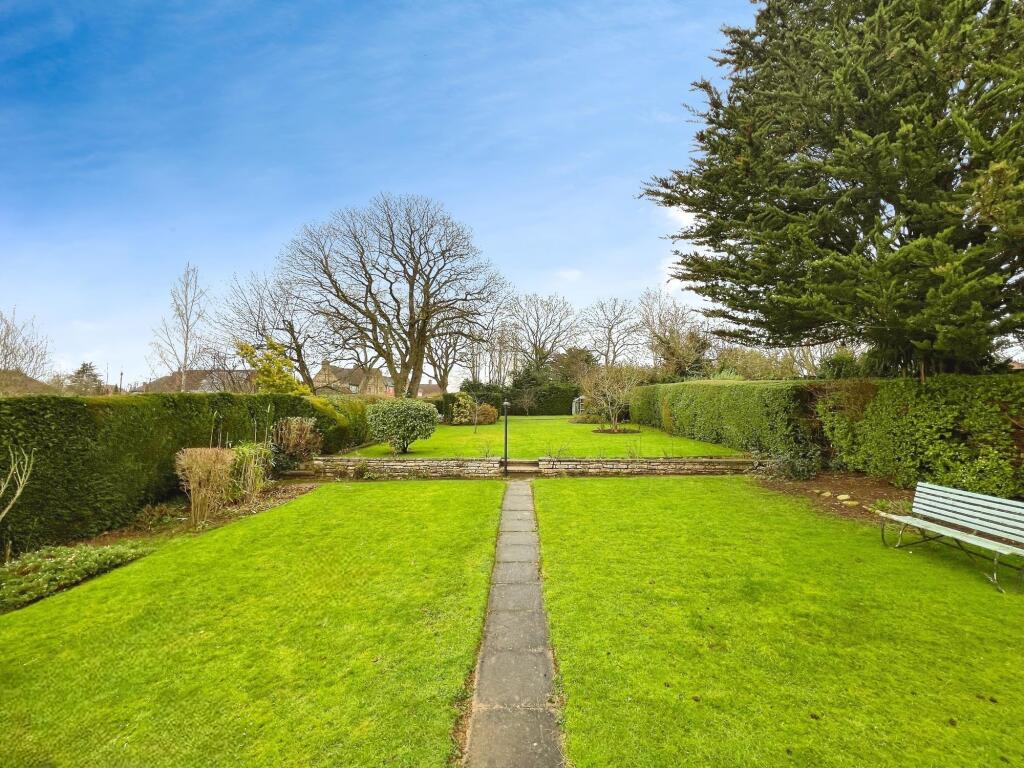 Hill Avenue, Grantham, NG31 photo 2