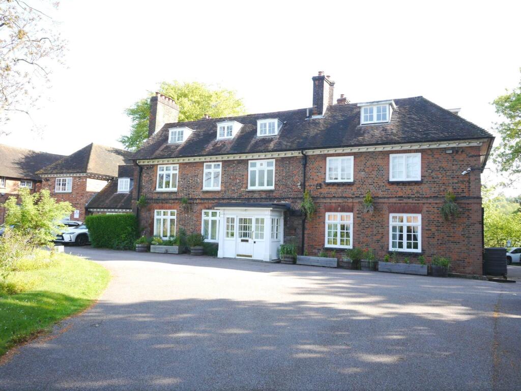 Additional image 31 of Great North Road, Hatfield