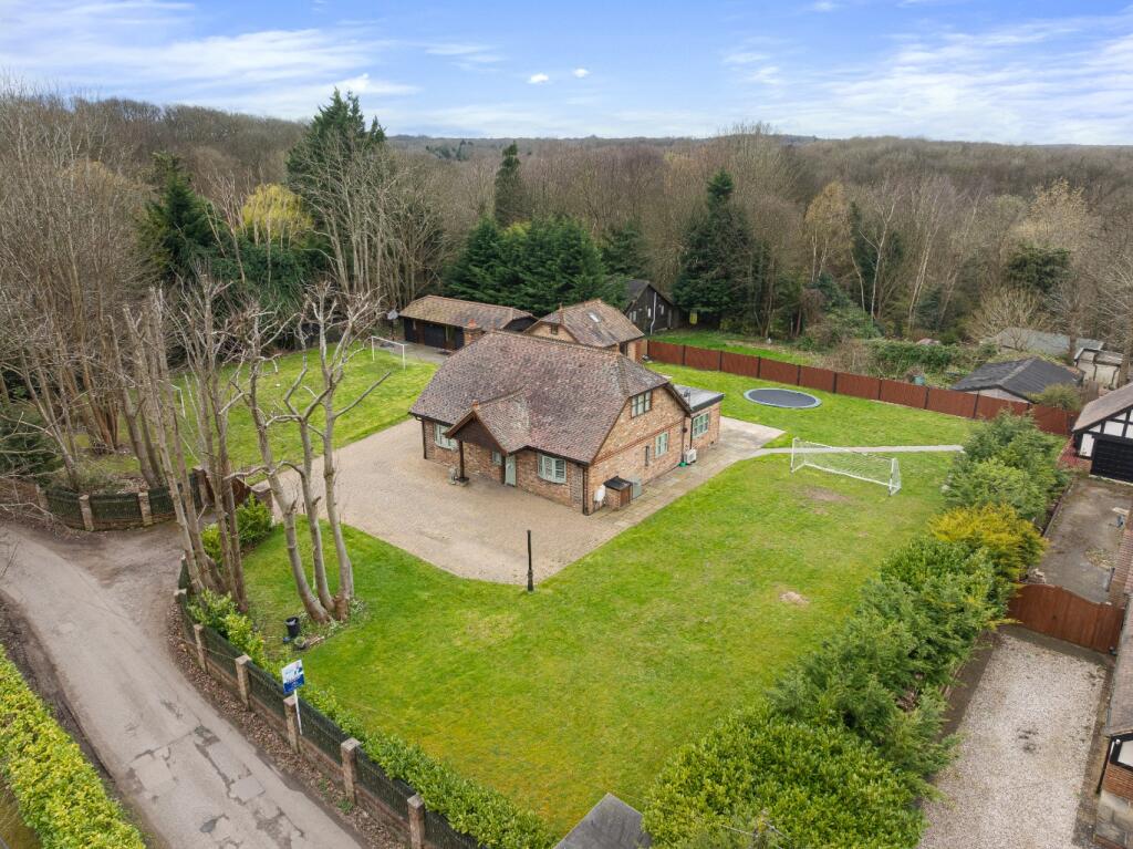 Main image of property: Twin Trees, Ridge Lane, Meopham, Gravesend, Kent, DA13