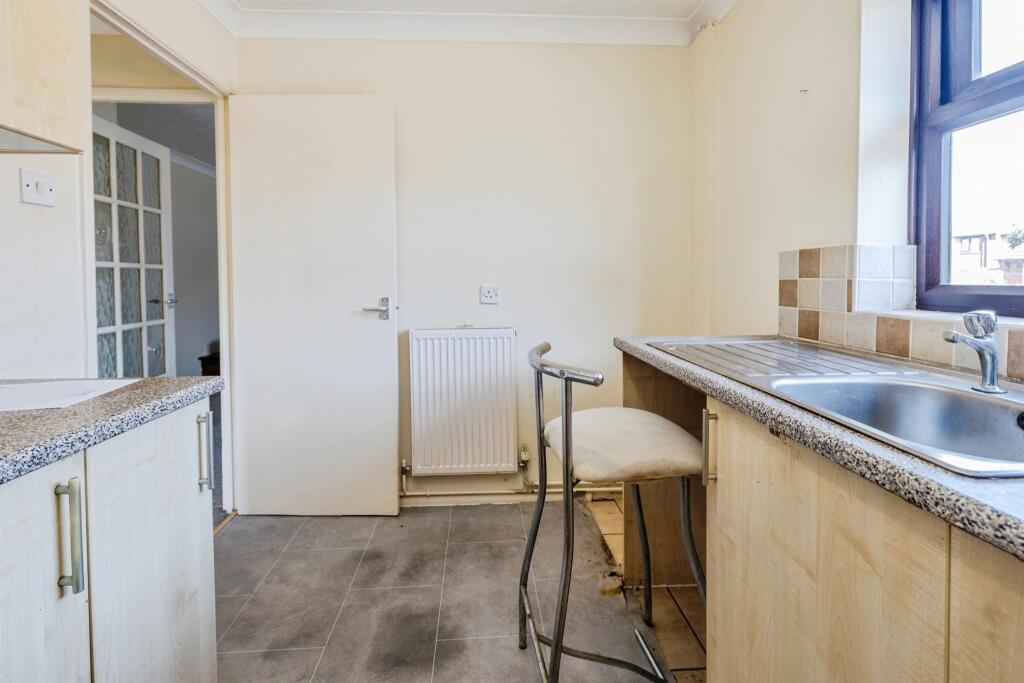 House in Lincoln - View 4