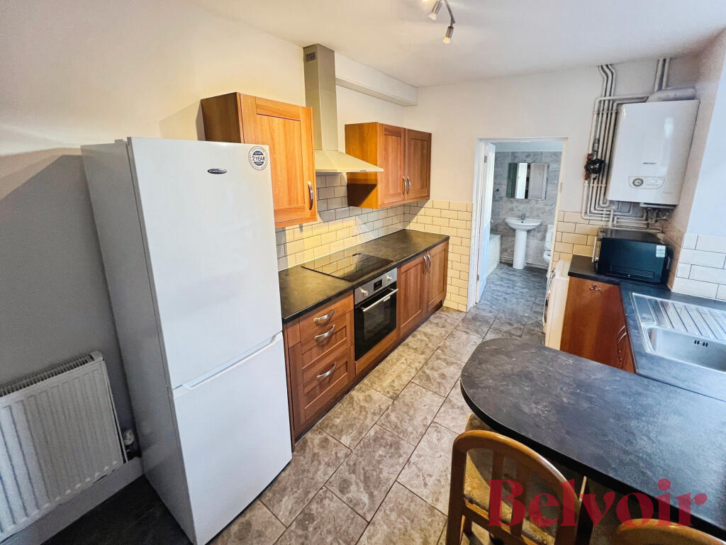 House in Stoke-on-Trent - More