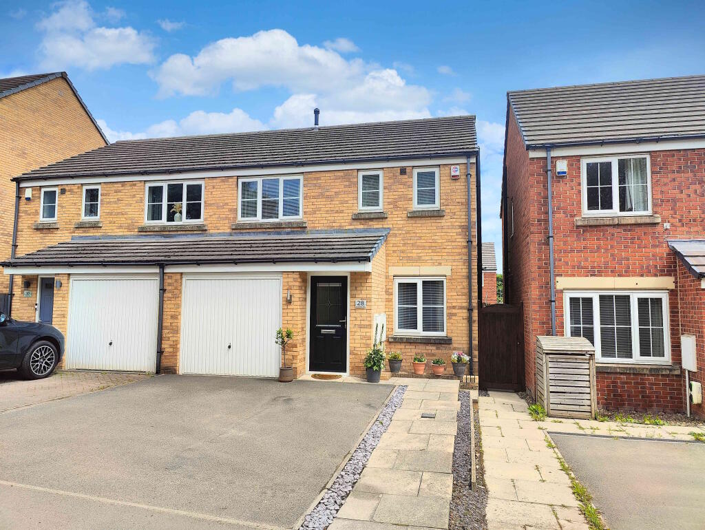 Main image of property: 28 Sunderland Way, Lightcliffe, HX3 8FJ