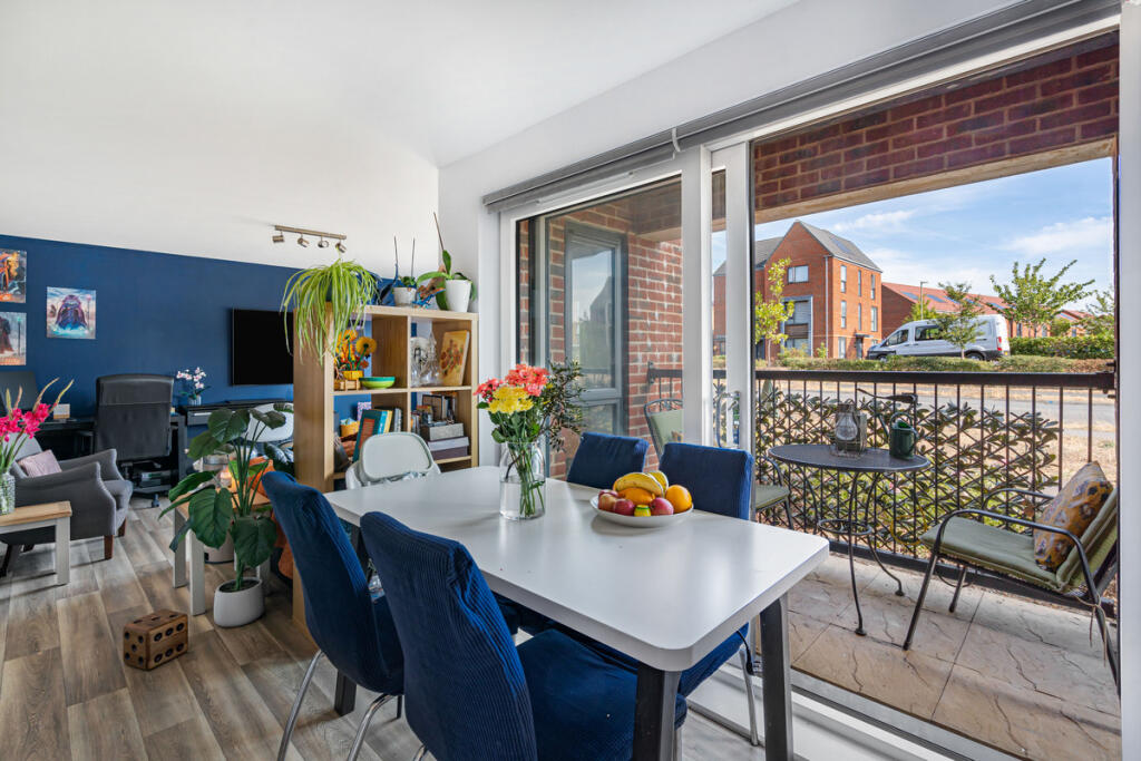 Apartment in Guildford - View 3