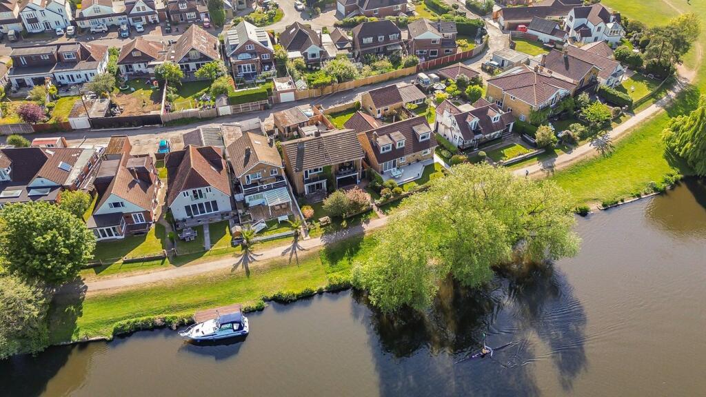 Main image of property: Thames Side, Staines-upon-Thames, TW18