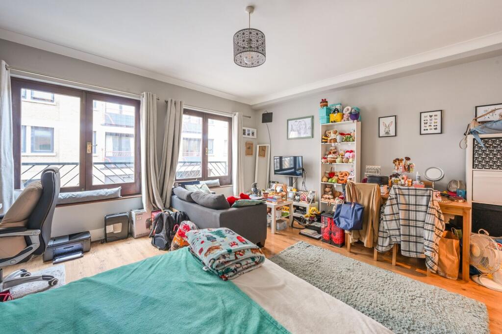 Studio flat for rent