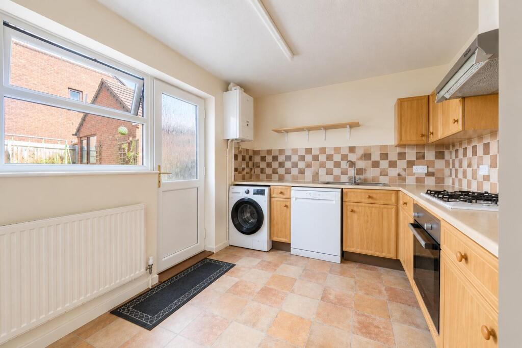 Downsway, Northampton photo 4