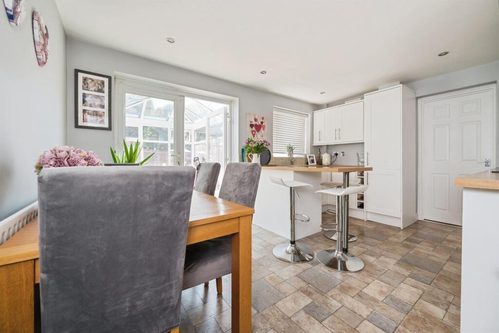 House in Eastleigh - View 3