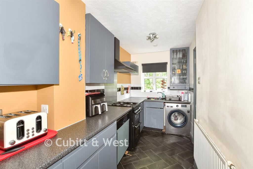 House in Redhill - View 5