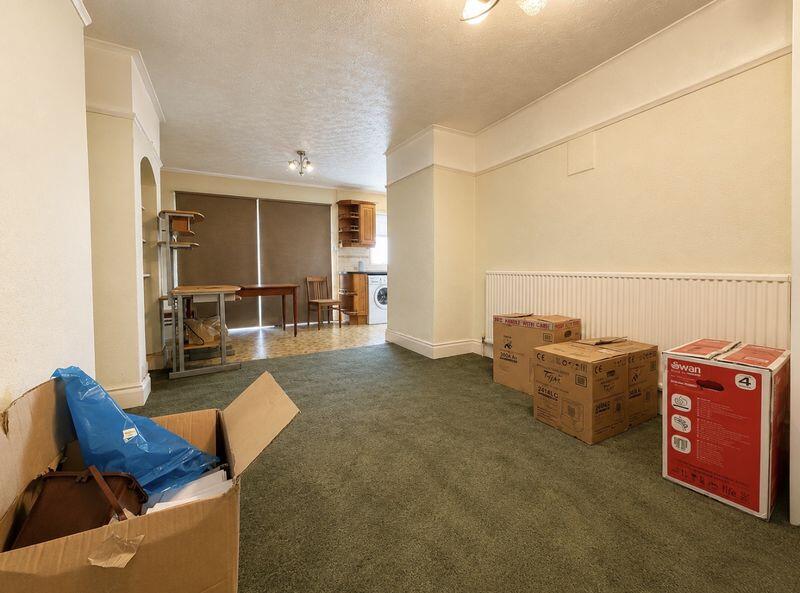 House in Luton - View 3