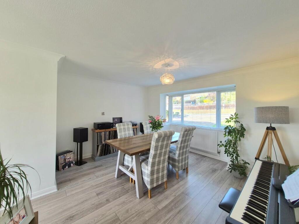 House in Northamptonshire NN6, Earls Barton - View 5